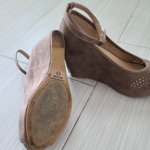 Platform shoes